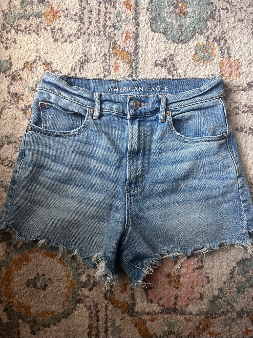 American Eagle highest rise 90s boyfriend short size 4